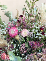 Cesta con flores secas