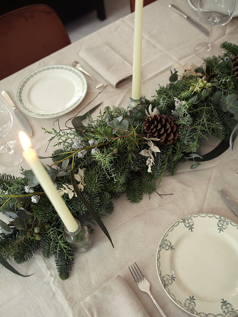 Camino de mesa navideño verde y blanco - Main Image